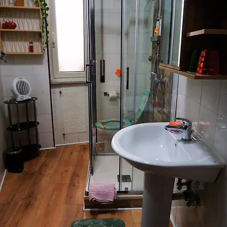 With Private Bathroom エルコラーノ
