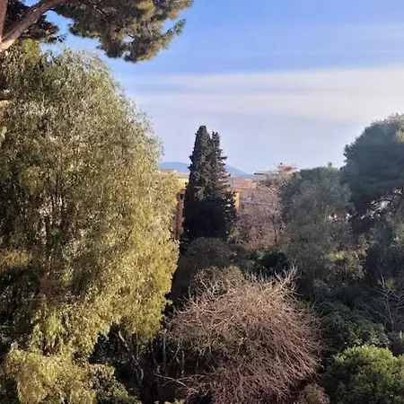 ホームステイ With Private Bathroom