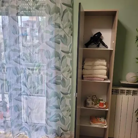 ホームステイ With Private Bathroom エルコラーノ