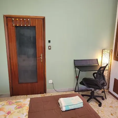 ホームステイ With Private Bathroom *