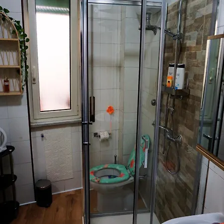 With Private Bathroom Homestay szállás *